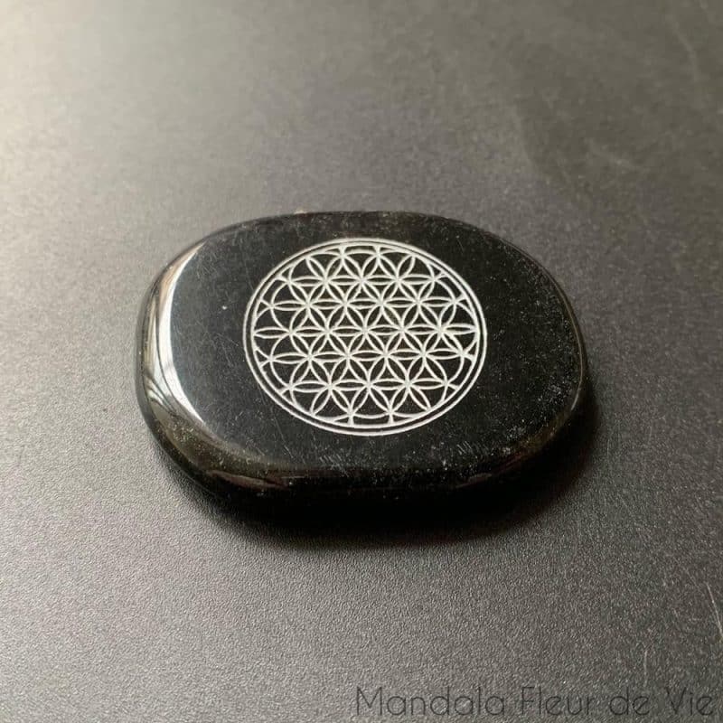 fleur de vie gravee br sur obsidienne naturelle mandala fleur de vie 2