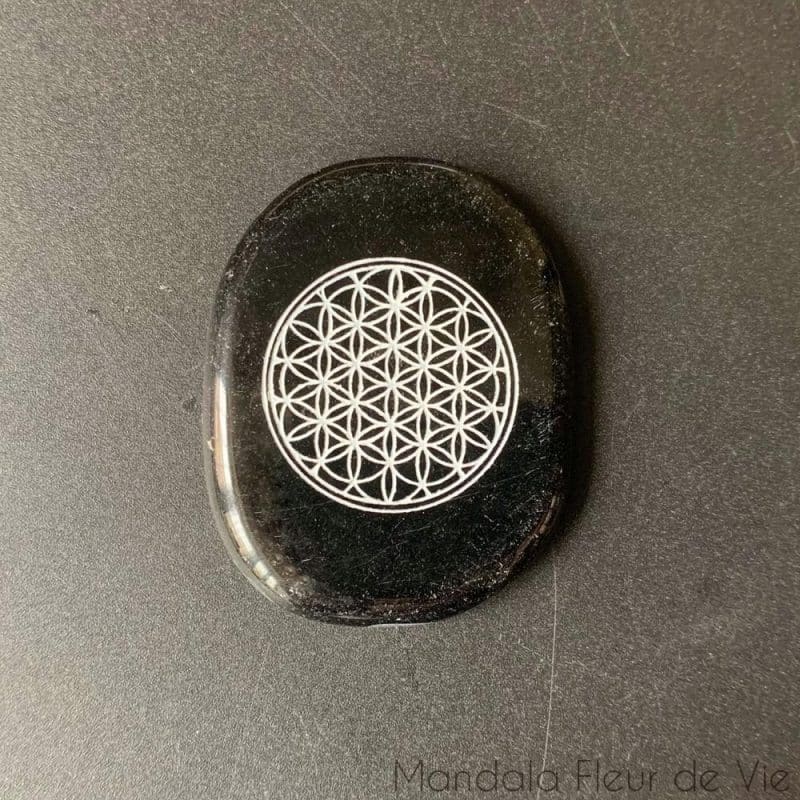 fleur de vie gravee br sur obsidienne naturelle mandala fleur de vie