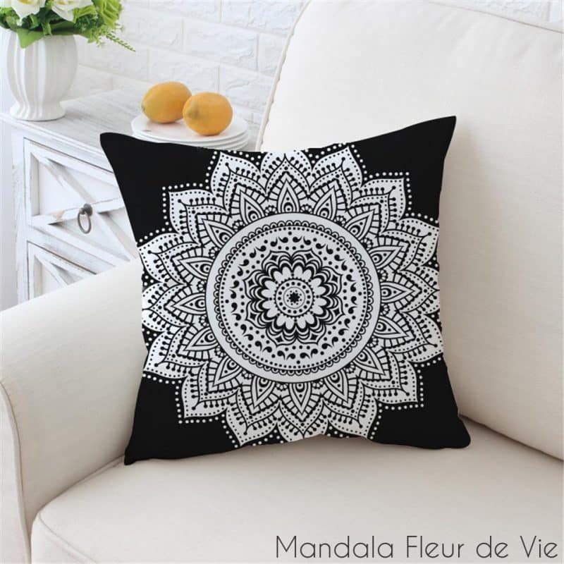 housse de coussin imprimee br mandala fleur noir blanc 45cmx45cm mandala fleur de vie 2