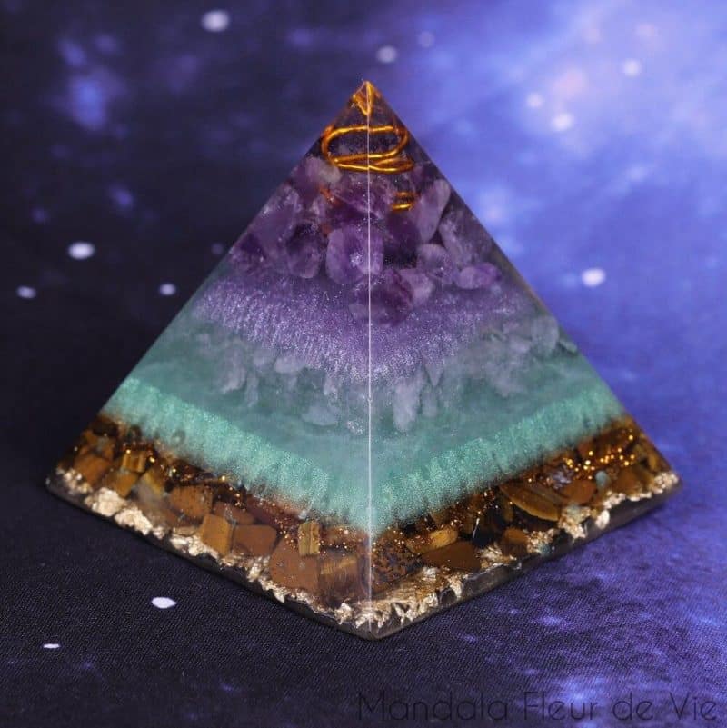 orgonite pyramide fleur de vie base 6cm mandala fleur de vie 4