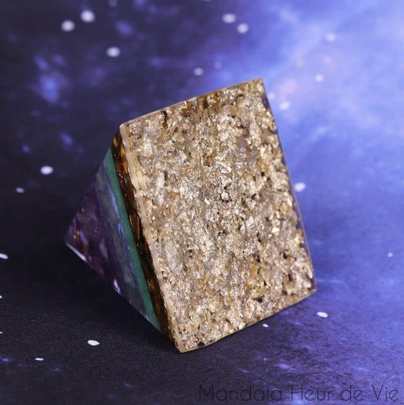 orgonite pyramide fleur de vie base 6cm mandala fleur de vie 6