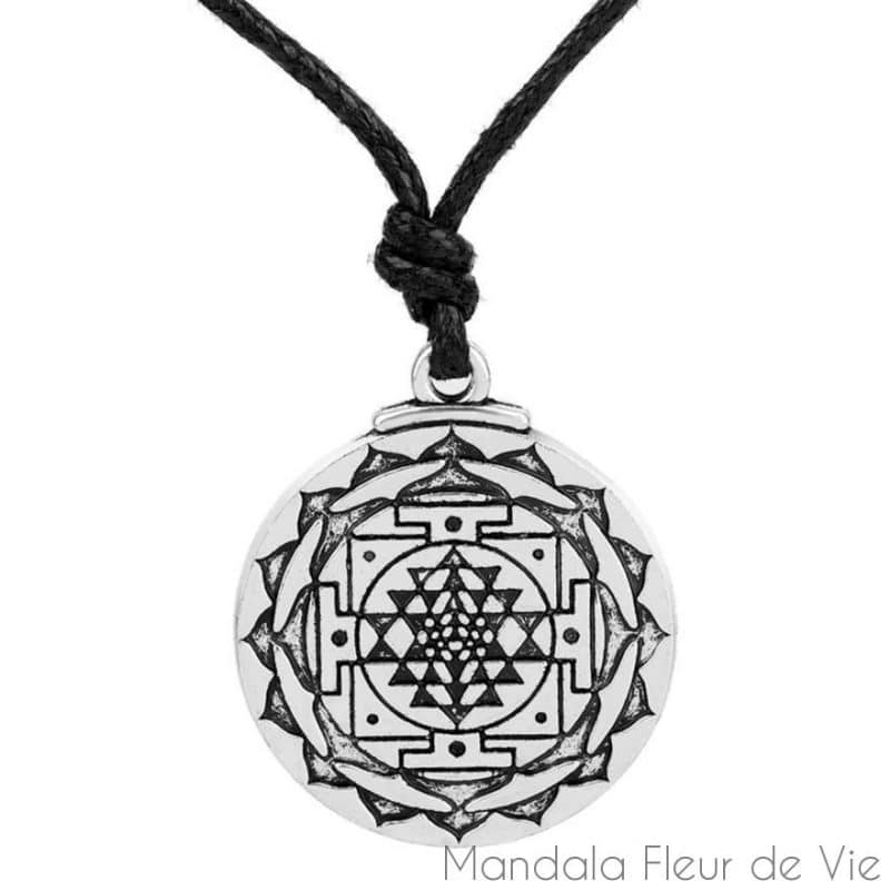 pendentif sri yantra mandala fleur de vie