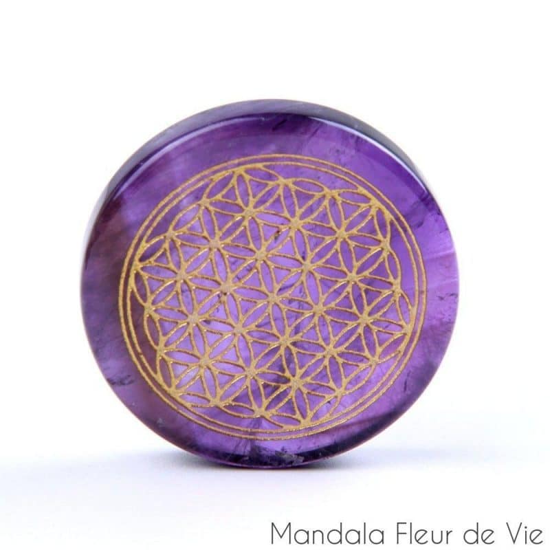 pierre en amethyste naturelle avec fleur de vie gravee mandala fleur de vie 2